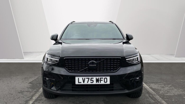 Volvo XC40 2.0 B4P Plus Black Edition 5dr Auto Petrol Estate